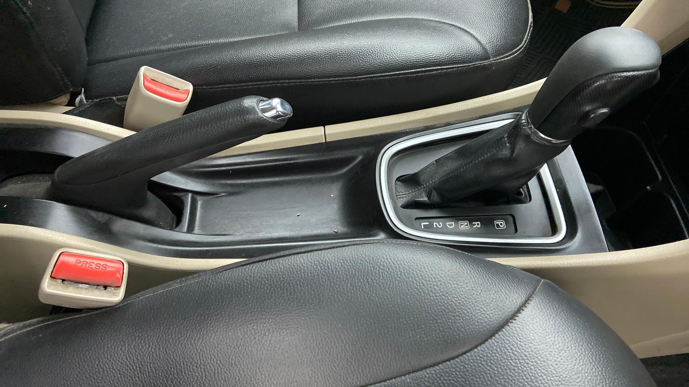 2017 Maruti Ciaz DELTA 1.4 AT PETROL, Petrol, Automatic, 70,698 km, Gear Lever