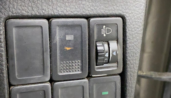 2015 Maruti Wagon R 1.0 VXI, Petrol, Manual, 84,642 km, Dashboard - Headlight height adjustment not working