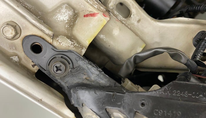 2015 Maruti Wagon R 1.0 VXI, Petrol, Manual, 84,642 km, Right headlight - Clamp has minor damage