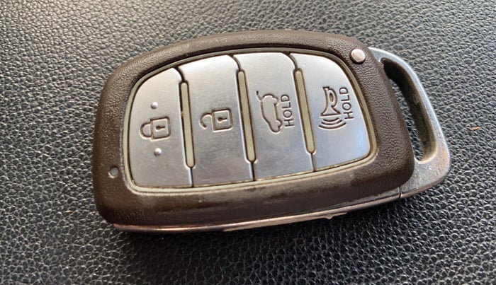 2020 Hyundai NEW I20 ASTA (O) 1.0 TURBO GDI DCT, Petrol, Automatic, 49,434 km, Key Close Up