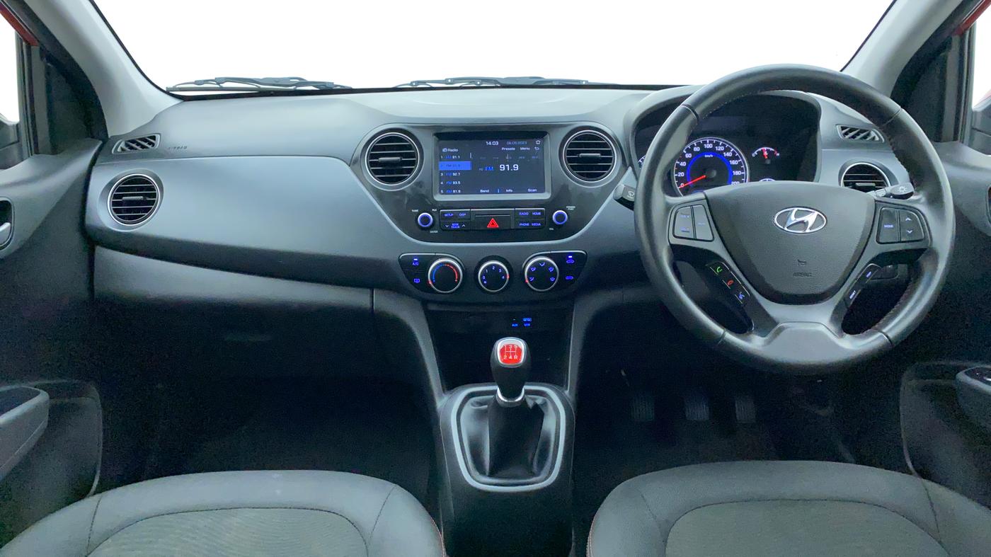 2018 Hyundai Grand i10 SPORTZ 1.2 KAPPA VTVT DUAL TONE, Petrol, Manual, 22,963 km, Dashboard