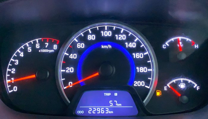 2018 Hyundai Grand i10 SPORTZ 1.2 KAPPA VTVT DUAL TONE, Petrol, Manual, 22,963 km, Odometer Image