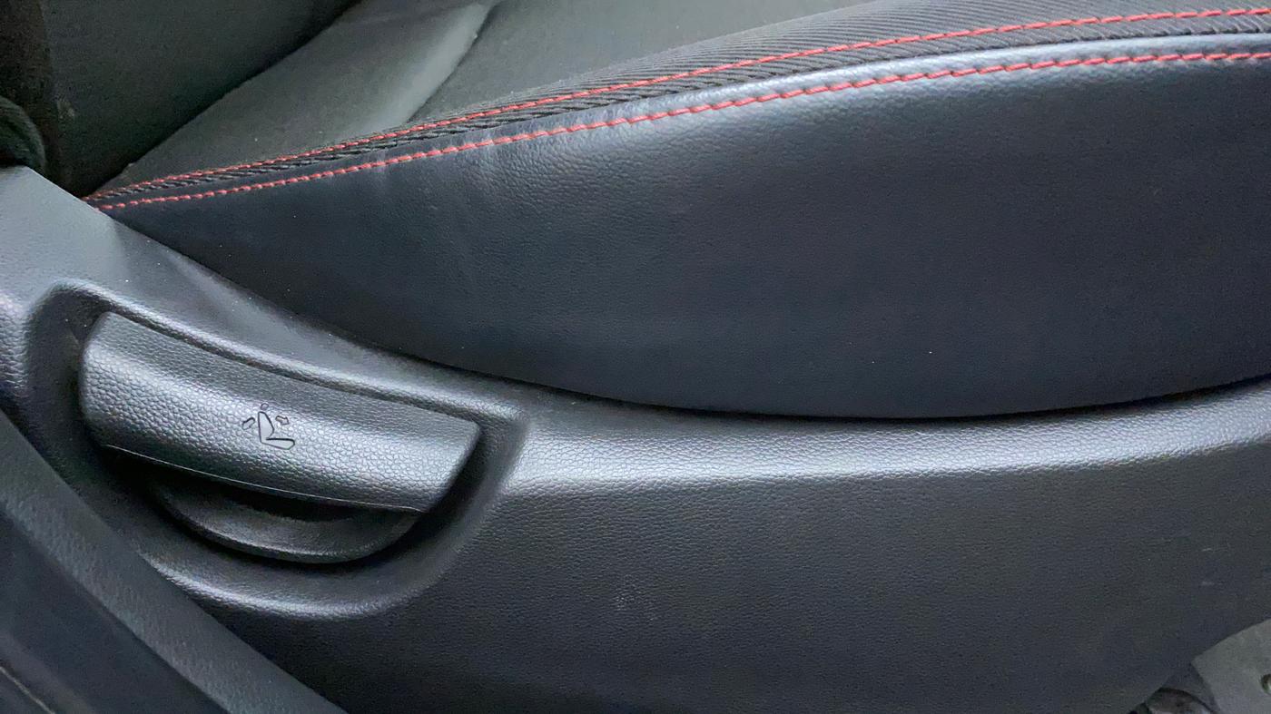 2018 Hyundai Grand i10 SPORTZ 1.2 KAPPA VTVT DUAL TONE, Petrol, Manual, 22,963 km, Driver Side Adjustment Panel