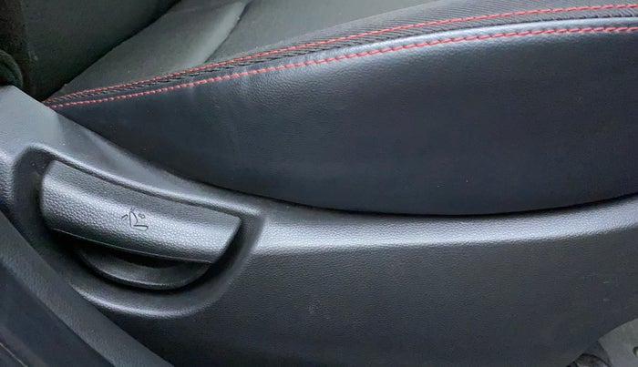 2018 Hyundai Grand i10 SPORTZ 1.2 KAPPA VTVT DUAL TONE, Petrol, Manual, 22,963 km, Driver Side Adjustment Panel
