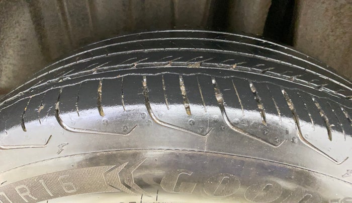 2023 Maruti FRONX DELTA PLUS 1.2MT, Petrol, Manual, 27,400 km, Left Rear Tyre Tread