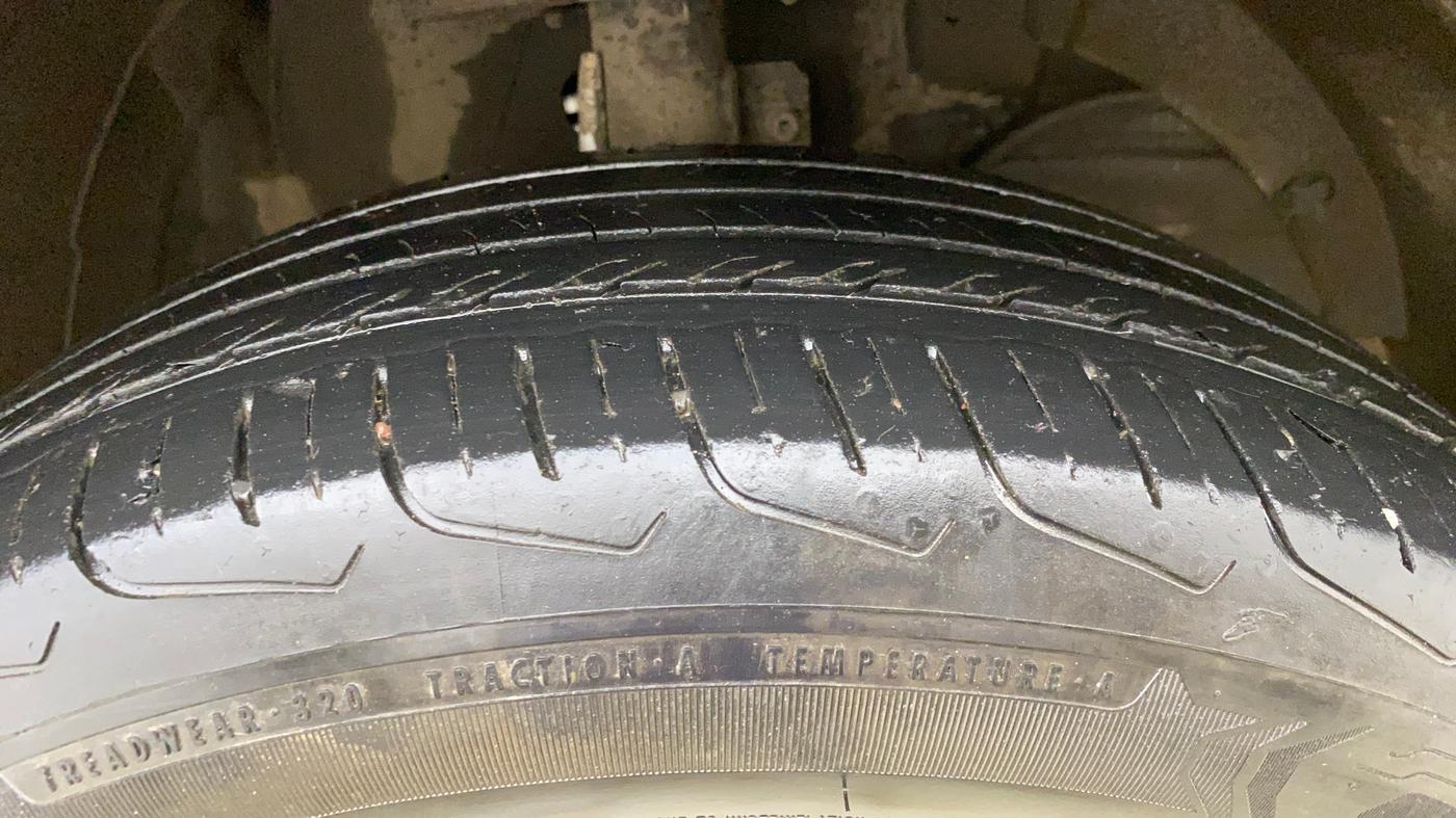2023 Maruti FRONX DELTA PLUS 1.2MT, Petrol, Manual, 27,400 km, Right Front Tyre Tread