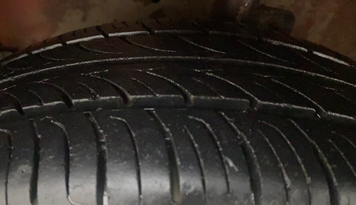 2014 Maruti Celerio VXI AMT, Petrol, Automatic, 1,05,227 km, Left Front Tyre Tread
