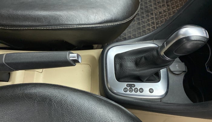 2018 Volkswagen Ameo HIGHLINE PLUS 1.5L AT 16 ALLOY, Diesel, Automatic, 85,692 km, Gear Lever