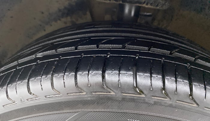 2018 Volkswagen Ameo HIGHLINE PLUS 1.5L AT 16 ALLOY, Diesel, Automatic, 85,692 km, Left Front Tyre Tread