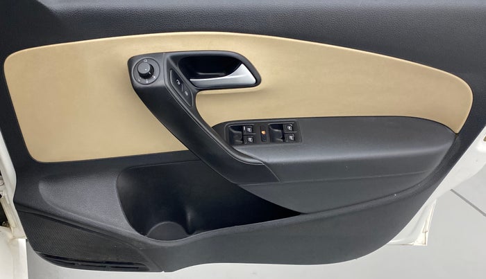 2018 Volkswagen Ameo HIGHLINE PLUS 1.5L AT 16 ALLOY, Diesel, Automatic, 85,692 km, Driver Side Door Panels Control