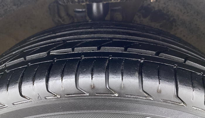 2018 Volkswagen Ameo HIGHLINE PLUS 1.5L AT 16 ALLOY, Diesel, Automatic, 85,692 km, Right Front Tyre Tread