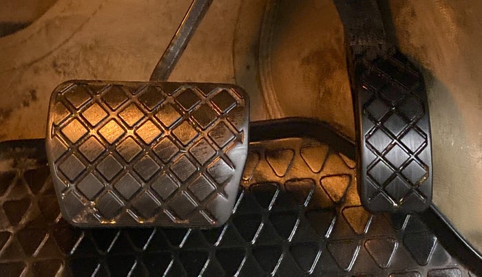 2018 Volkswagen Ameo HIGHLINE PLUS 1.5L AT 16 ALLOY, Diesel, Automatic, 85,692 km, Pedals