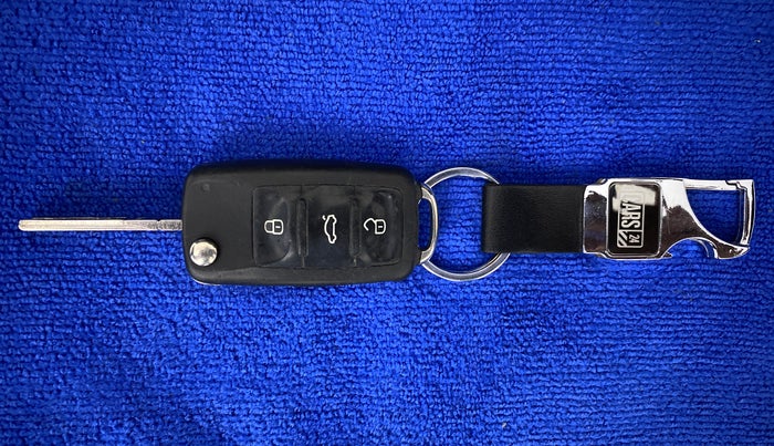 2018 Volkswagen Ameo HIGHLINE PLUS 1.5L AT 16 ALLOY, Diesel, Automatic, 85,692 km, Key Close Up