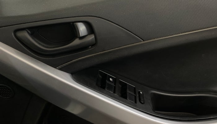 2022 Tata NEXON XE PETROL, Petrol, Manual, 44,218 km, Driver Side Door Panels Control