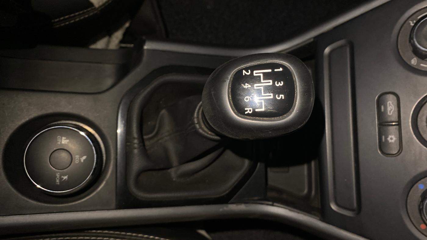 2022 Tata NEXON XE PETROL, Petrol, Manual, 44,218 km, Gear Lever