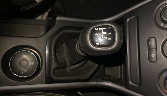 2022 Tata NEXON XE PETROL, Petrol, Manual, 44,218 km, Gear Lever