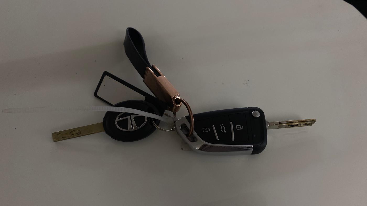 2022 Tata NEXON XE PETROL, Petrol, Manual, 44,218 km, Key Close Up