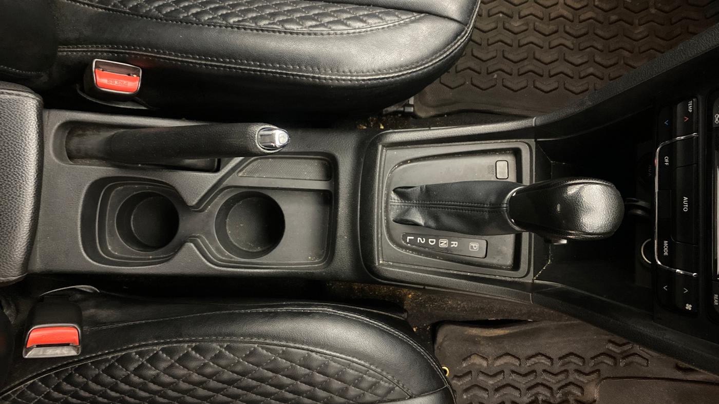 2022 Maruti Vitara Brezza ZXI PLUS AT DUAL TONE SHVS, Petrol, Automatic, 29,691 km, Gear Lever