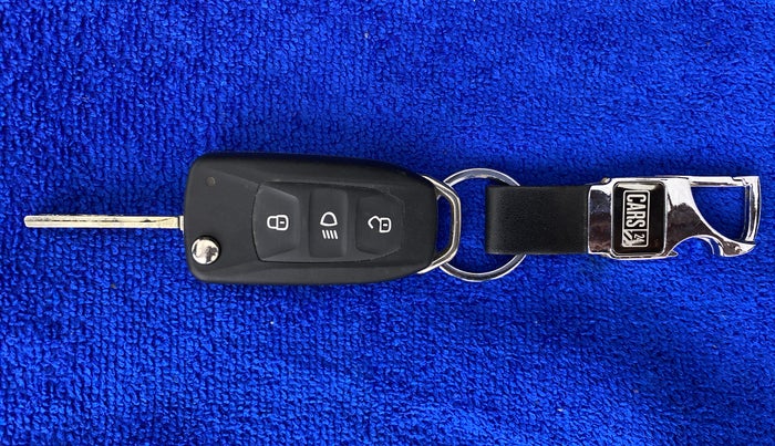 2021 Tata NEXON XM SUNROOF 1.5 RTQ, Diesel, Manual, 20,851 km, Key Close Up