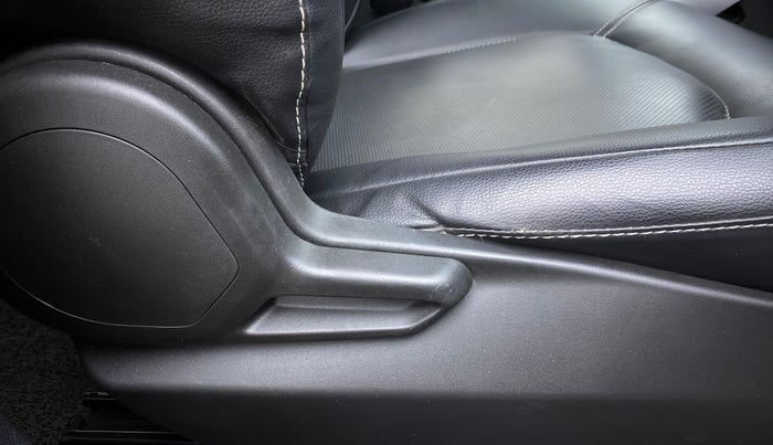 2021 Tata NEXON XM SUNROOF 1.5 RTQ, Diesel, Manual, 20,851 km, Driver Side Adjustment Panel
