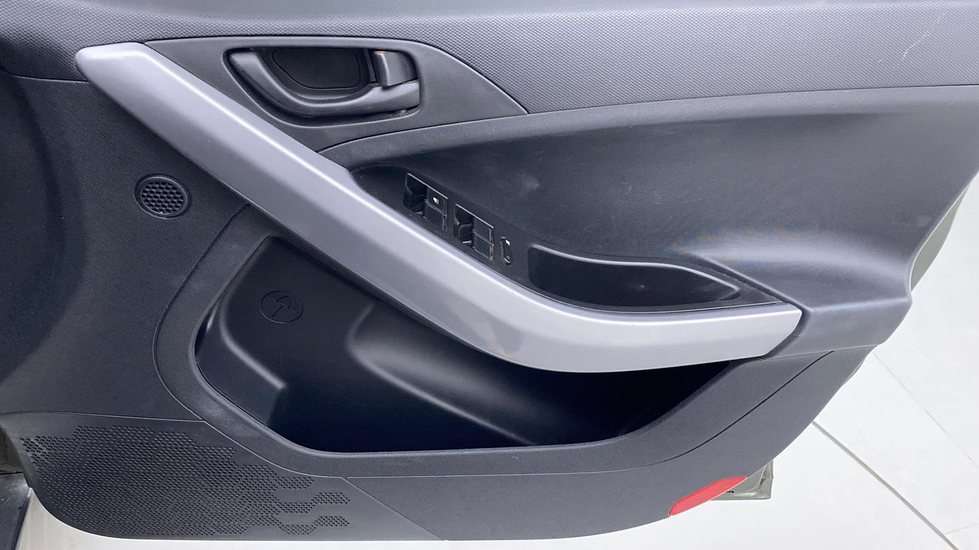2021 Tata NEXON XM SUNROOF 1.5 RTQ, Diesel, Manual, 20,851 km, Driver Side Door Panels Control