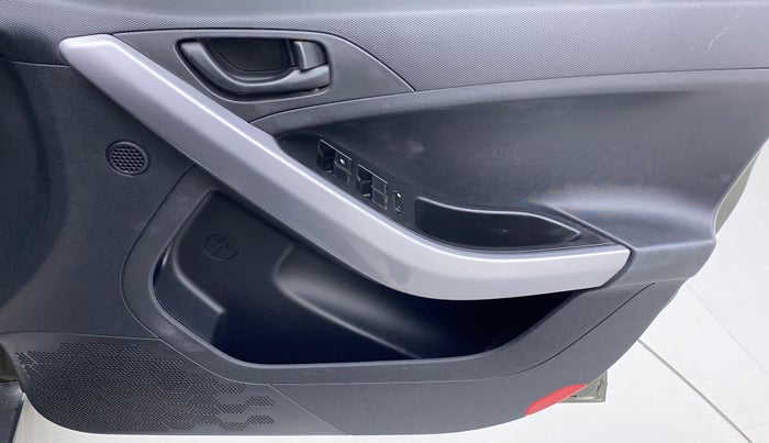 2021 Tata NEXON XM SUNROOF 1.5 RTQ, Diesel, Manual, 20,851 km, Driver Side Door Panels Control