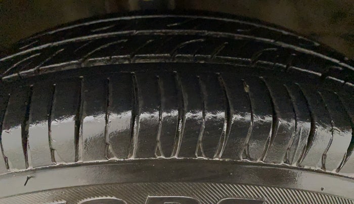 2015 Maruti Wagon R 1.0 LXI CNG, CNG, Manual, 37,064 km, Right Front Tyre Tread
