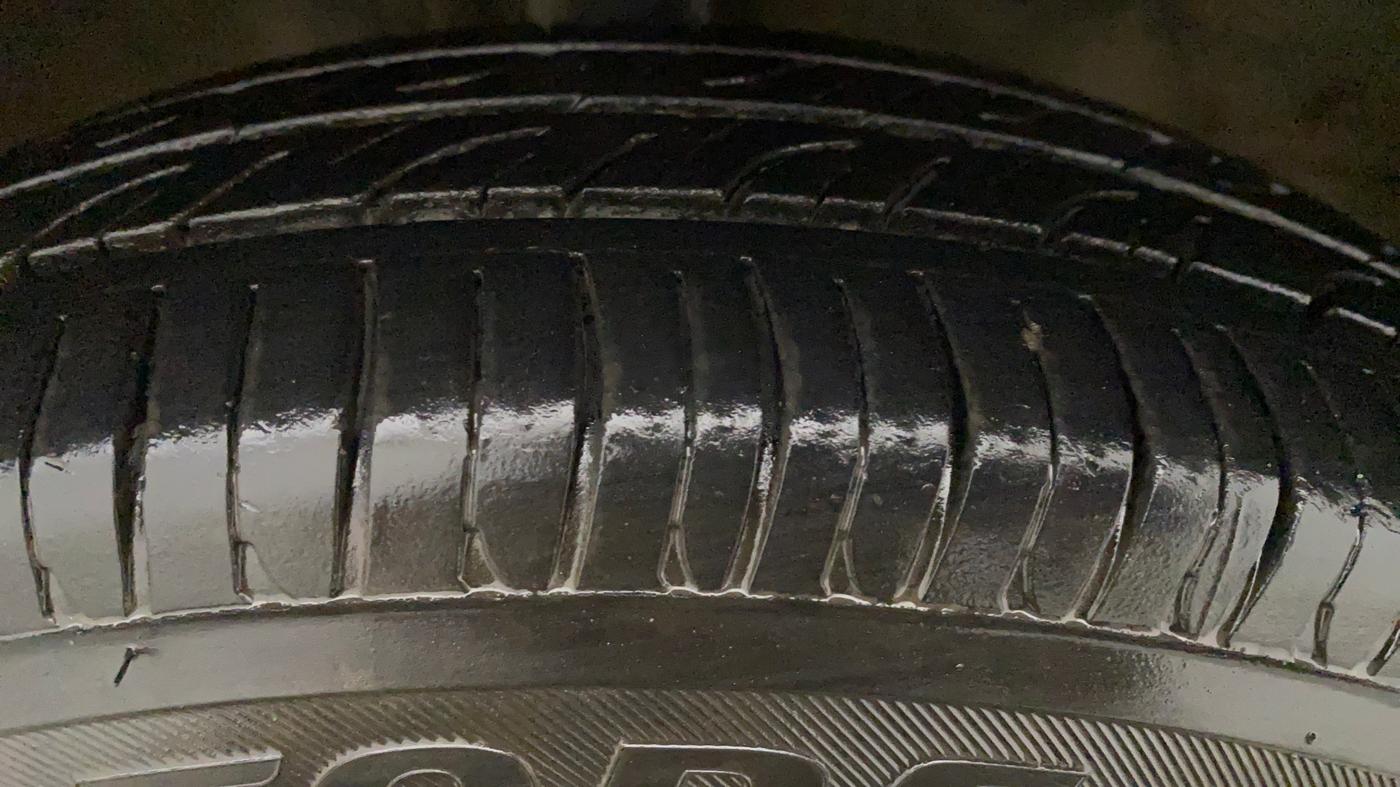 2015 Maruti Wagon R 1.0 LXI CNG, CNG, Manual, 37,064 km, Left Rear Tyre Tread