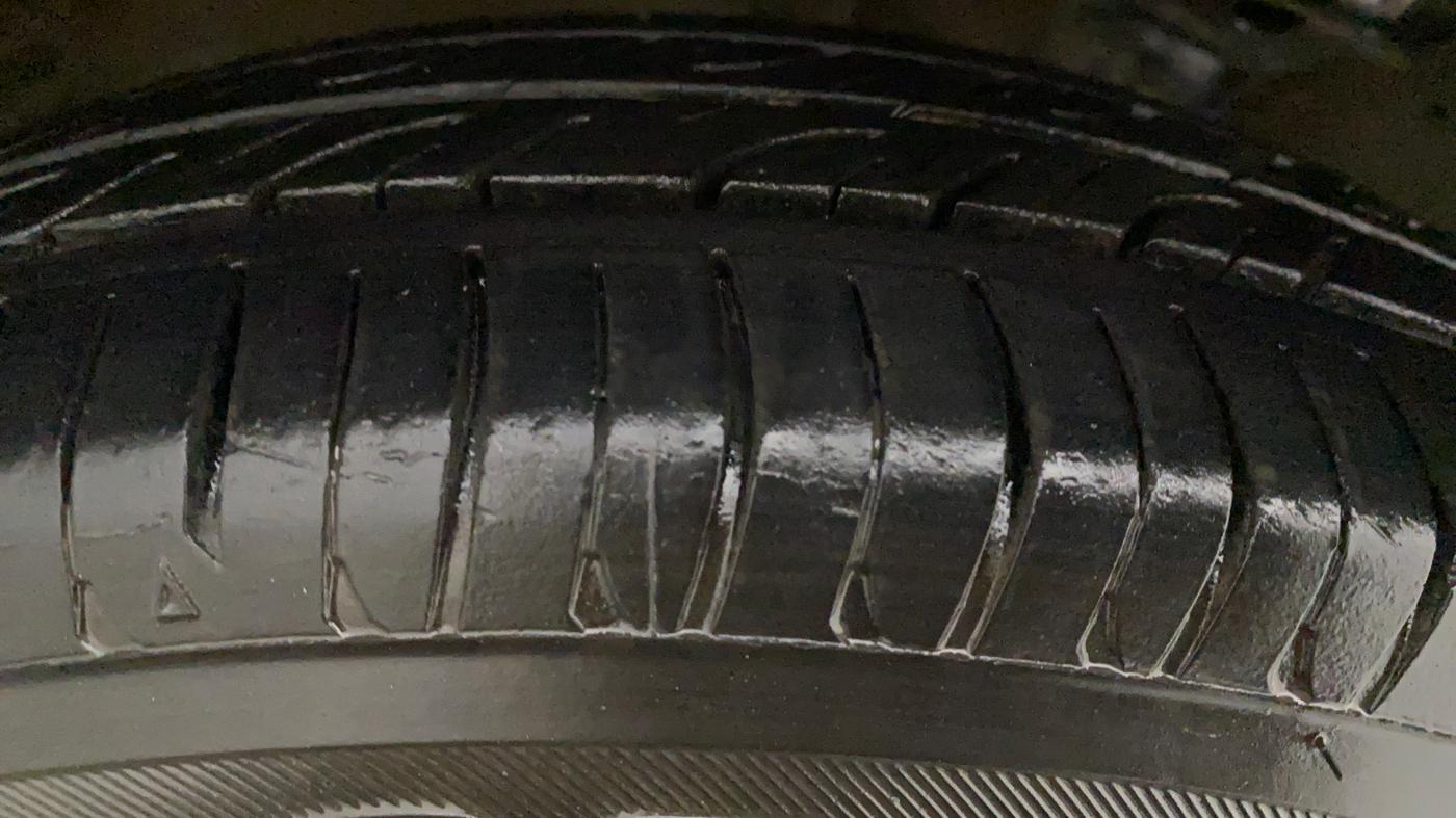 2015 Maruti Wagon R 1.0 LXI CNG, CNG, Manual, 37,064 km, Right Rear Tyre Tread
