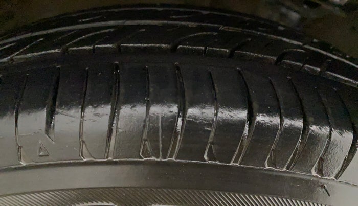 2015 Maruti Wagon R 1.0 LXI CNG, CNG, Manual, 37,064 km, Right Rear Tyre Tread