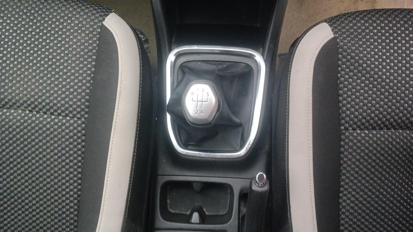 2019 Renault TRIBER RXZ, Petrol, Manual, 52,998 km, Gear Lever