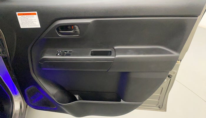 2021 Maruti New Wagon-R LXI CNG (O) 1.0, CNG, Manual, 42,753 km, Driver Side Door Panels Control