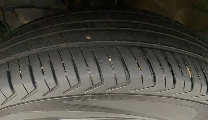 2021 Maruti New Wagon-R LXI CNG (O) 1.0, CNG, Manual, 42,753 km, Left Front Tyre Tread