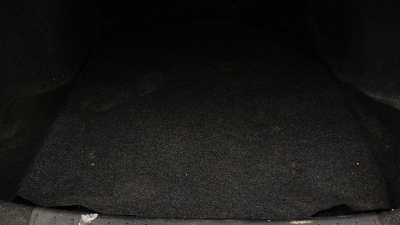 2012 Renault Scala RXZ DIESEL, Diesel, Manual, 1,37,209 km, Boot Inside