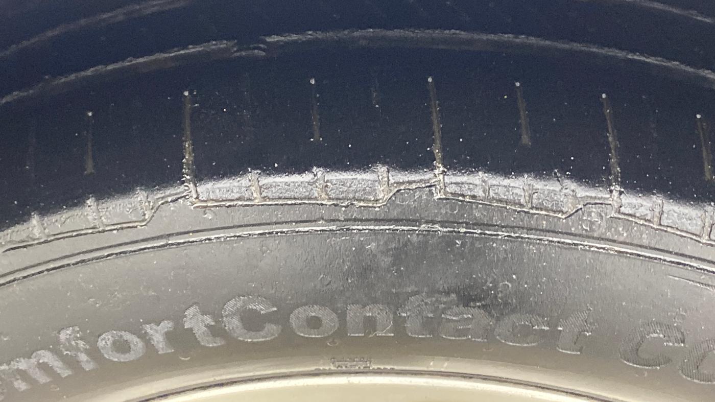 2012 Renault Scala RXZ DIESEL, Diesel, Manual, 1,37,209 km, Left Front Tyre Tread
