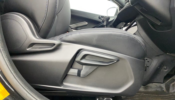 2024 Tata NEXON Creative Plus S 1.2 Revotron 6MT Dark Edition, Petrol, Manual, 3,093 km, Driver Side Adjustment Panel