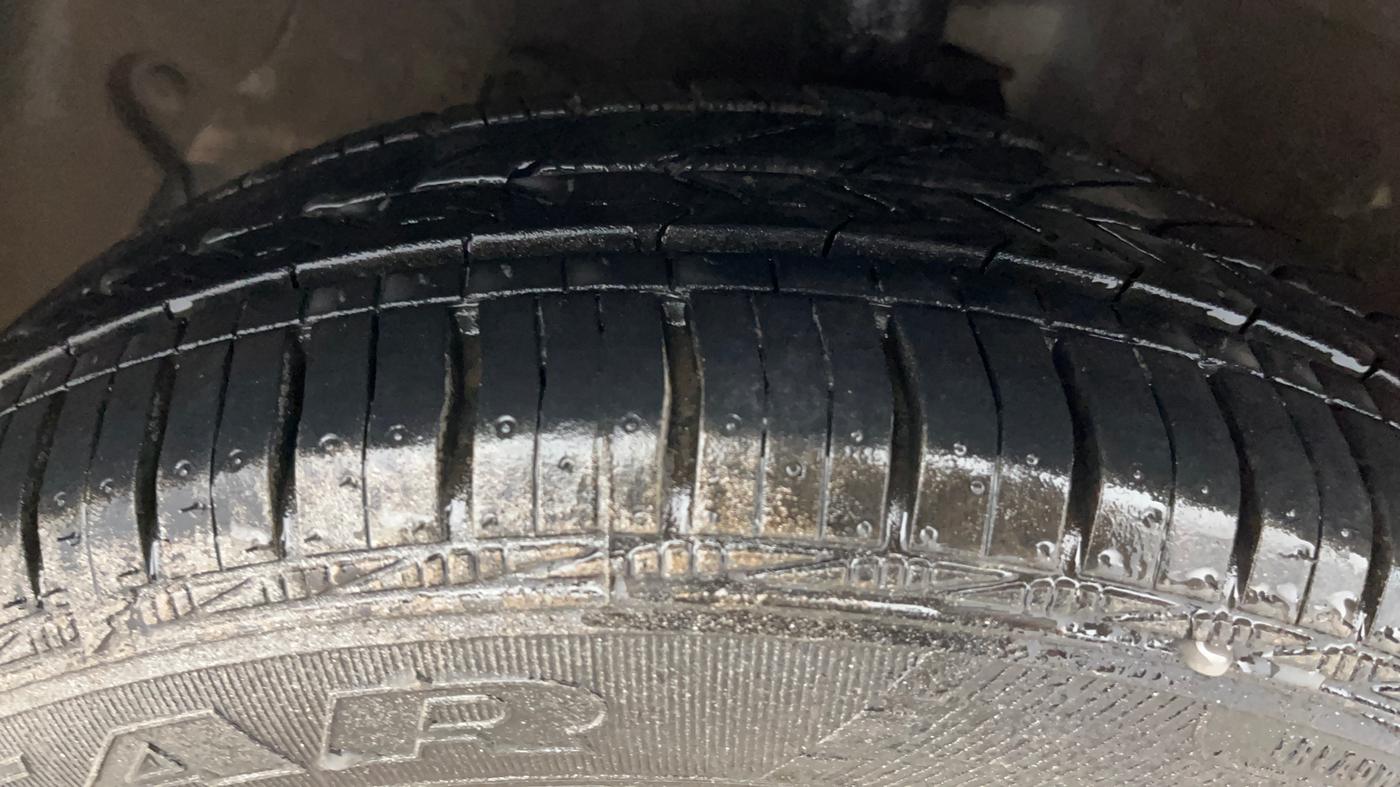 2015 Hyundai Xcent S 1.2, Petrol, Manual, 44,964 km, Left Front Tyre Tread