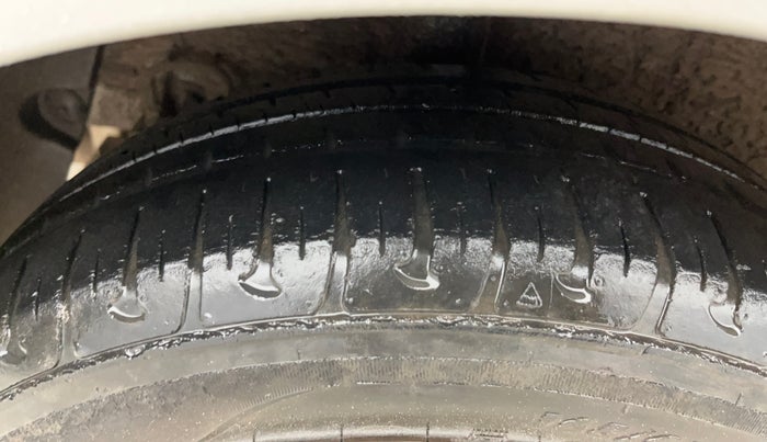 2015 Hyundai Xcent S 1.2, Petrol, Manual, 44,917 km, Right Rear Tyre Tread