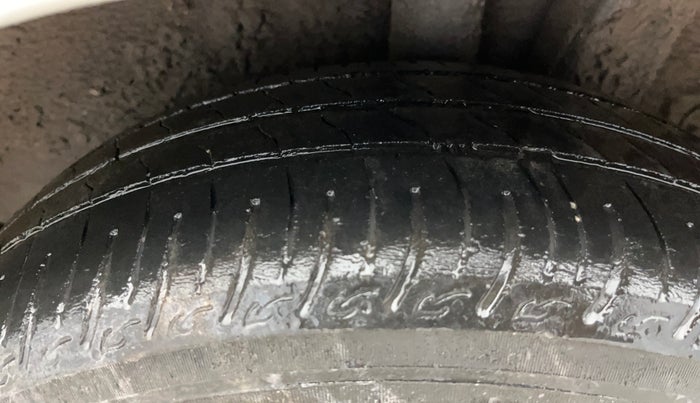 2015 Hyundai Xcent S 1.2, Petrol, Manual, 44,917 km, Left Rear Tyre Tread