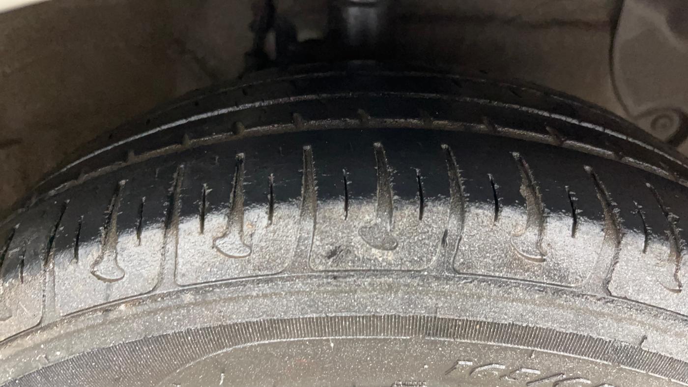 2015 Hyundai Xcent S 1.2, Petrol, Manual, 44,964 km, Right Front Tyre Tread