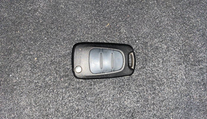 2013 Hyundai Verna FLUIDIC 1.6 VTVT EX, Petrol, Manual, 94,627 km, Key Close Up