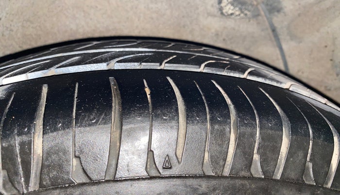 2013 Hyundai Verna FLUIDIC 1.6 VTVT EX, Petrol, Manual, 94,627 km, Right Rear Tyre Tread