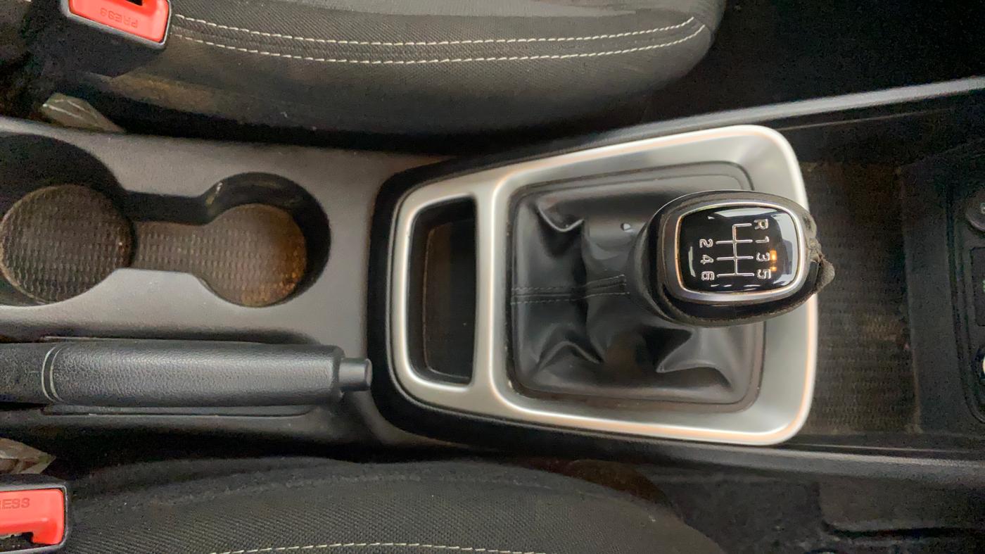 2019 Hyundai VENUE SX 1.4 CRDI, Diesel, Manual, 45,287 km, Gear Lever
