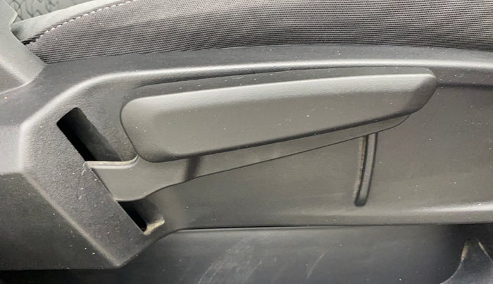 2021 Tata ALTROZ XZ PETROL, Petrol, Manual, 29,427 km, Driver Side Adjustment Panel