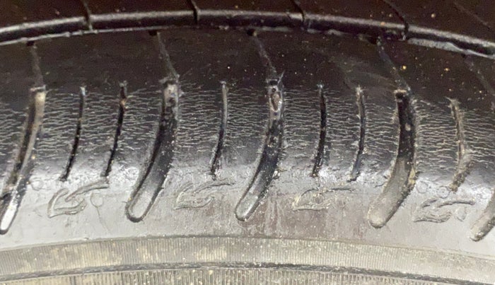 2021 Tata ALTROZ XZ PETROL, Petrol, Manual, 29,427 km, Left Front Tyre Tread