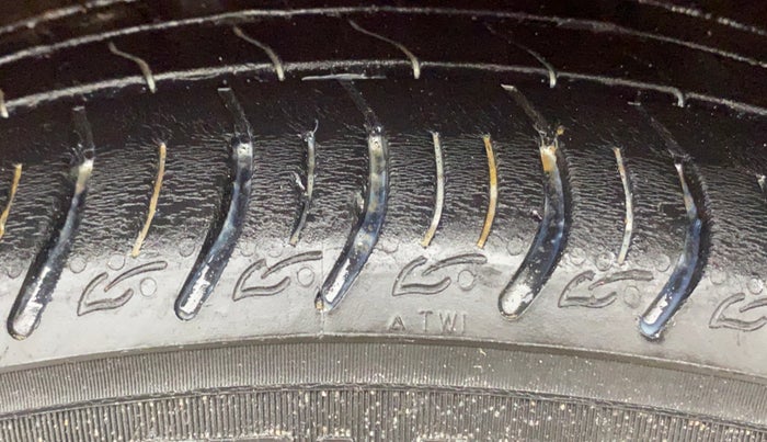 2021 Tata ALTROZ XZ PETROL, Petrol, Manual, 29,427 km, Right Front Tyre Tread