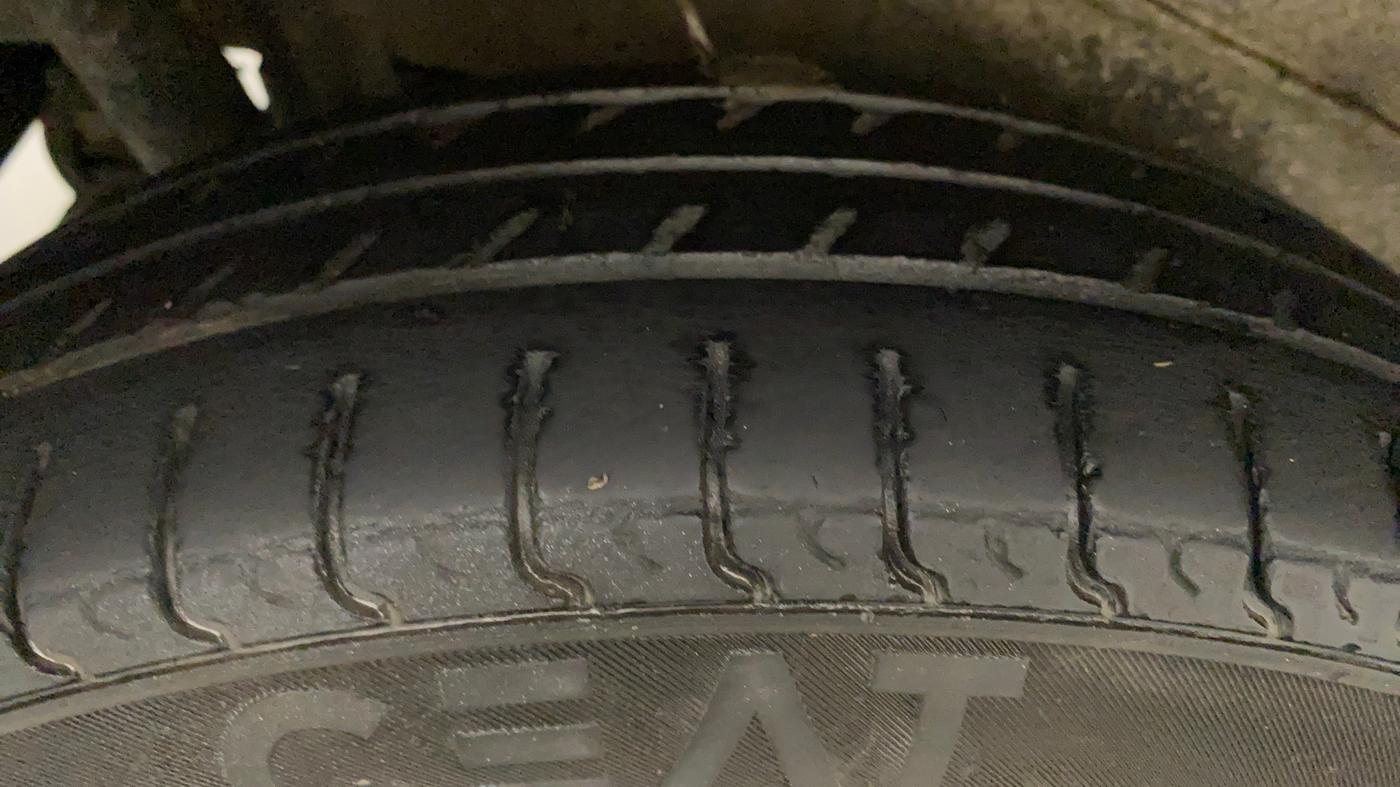 2015 Maruti Wagon R 1.0 LXI CNG, CNG, Manual, 83,213 km, Right Rear Tyre Tread