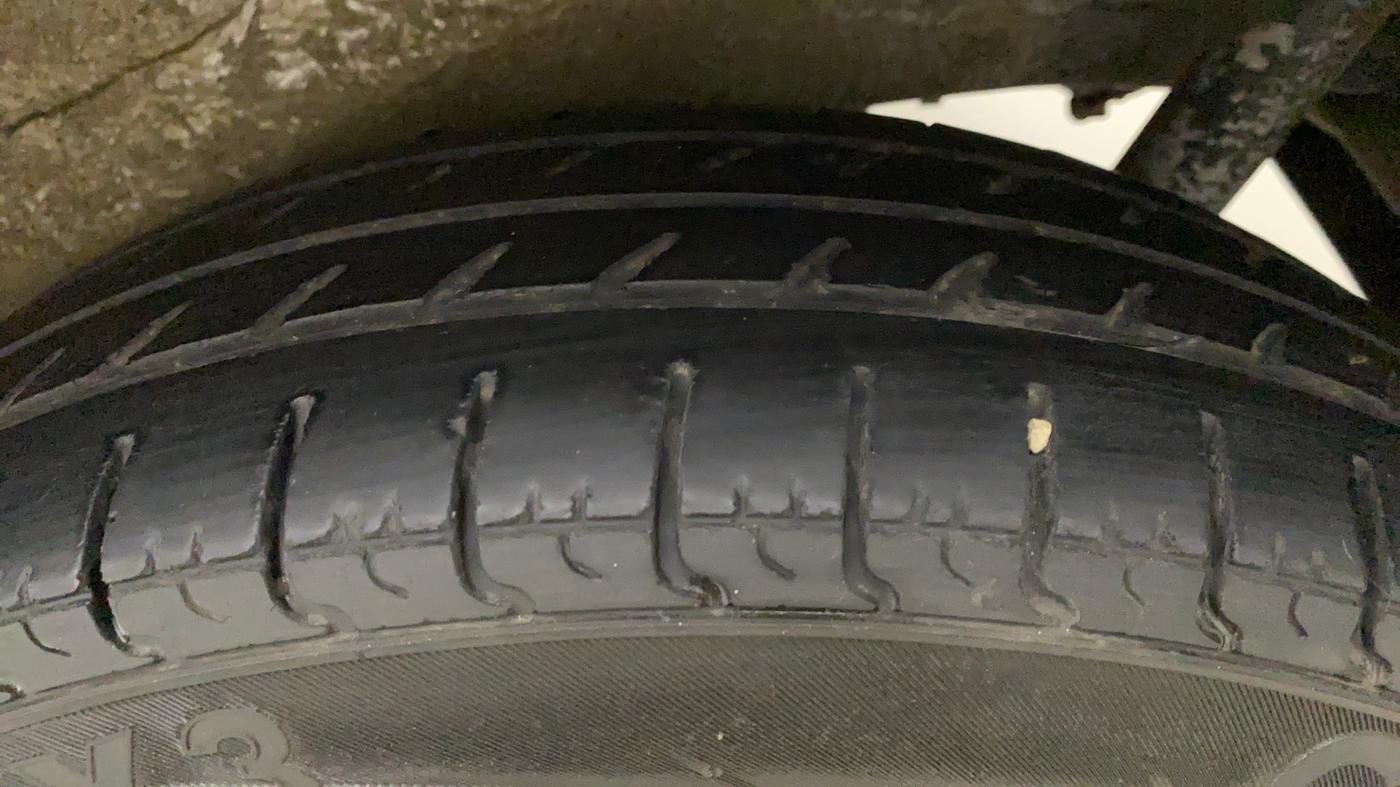 2015 Maruti Wagon R 1.0 LXI CNG, CNG, Manual, 83,213 km, Left Rear Tyre Tread
