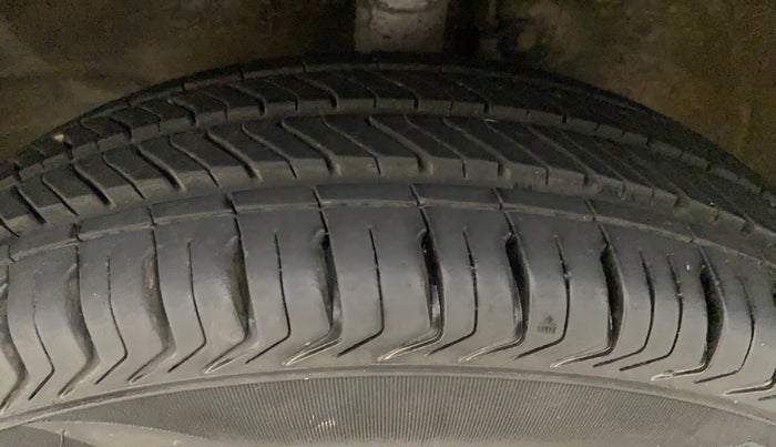 2015 Maruti Wagon R 1.0 LXI CNG, CNG, Manual, 83,213 km, Left Front Tyre Tread