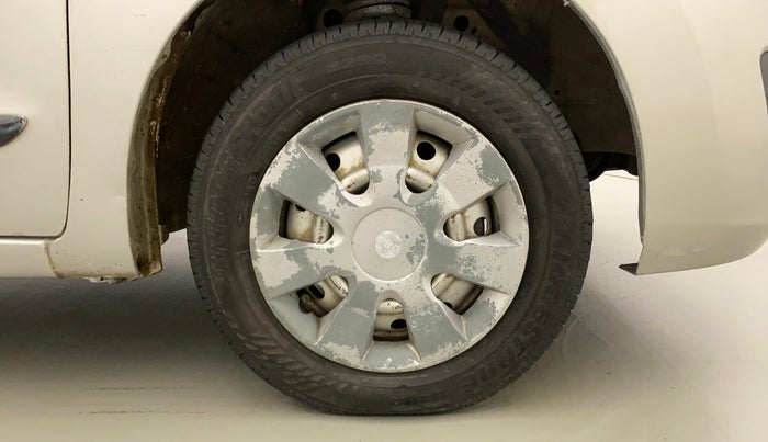 2015 Maruti Wagon R 1.0 LXI CNG, CNG, Manual, 83,213 km, Right Front Wheel